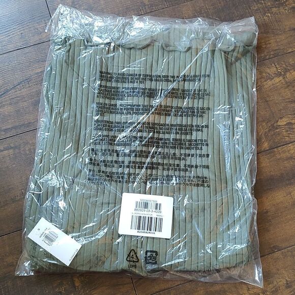 Old Navy Fitted Cropped Rib-Knit Cami Top For Women - Picture 4 of 5